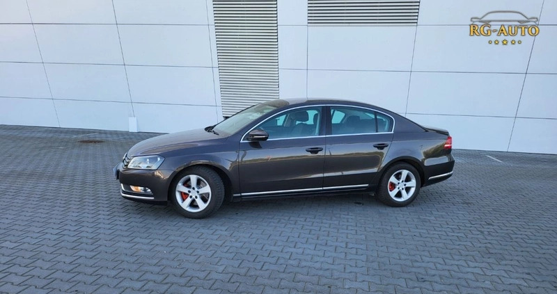 Volkswagen Passat cena 33900 przebieg: 240000, rok produkcji 2011 z Skawina małe 704